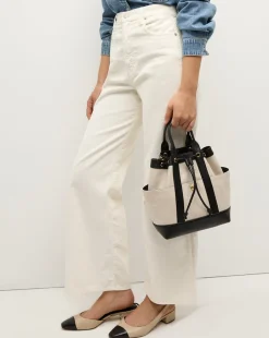 Goody Bag in><noscript><img width=